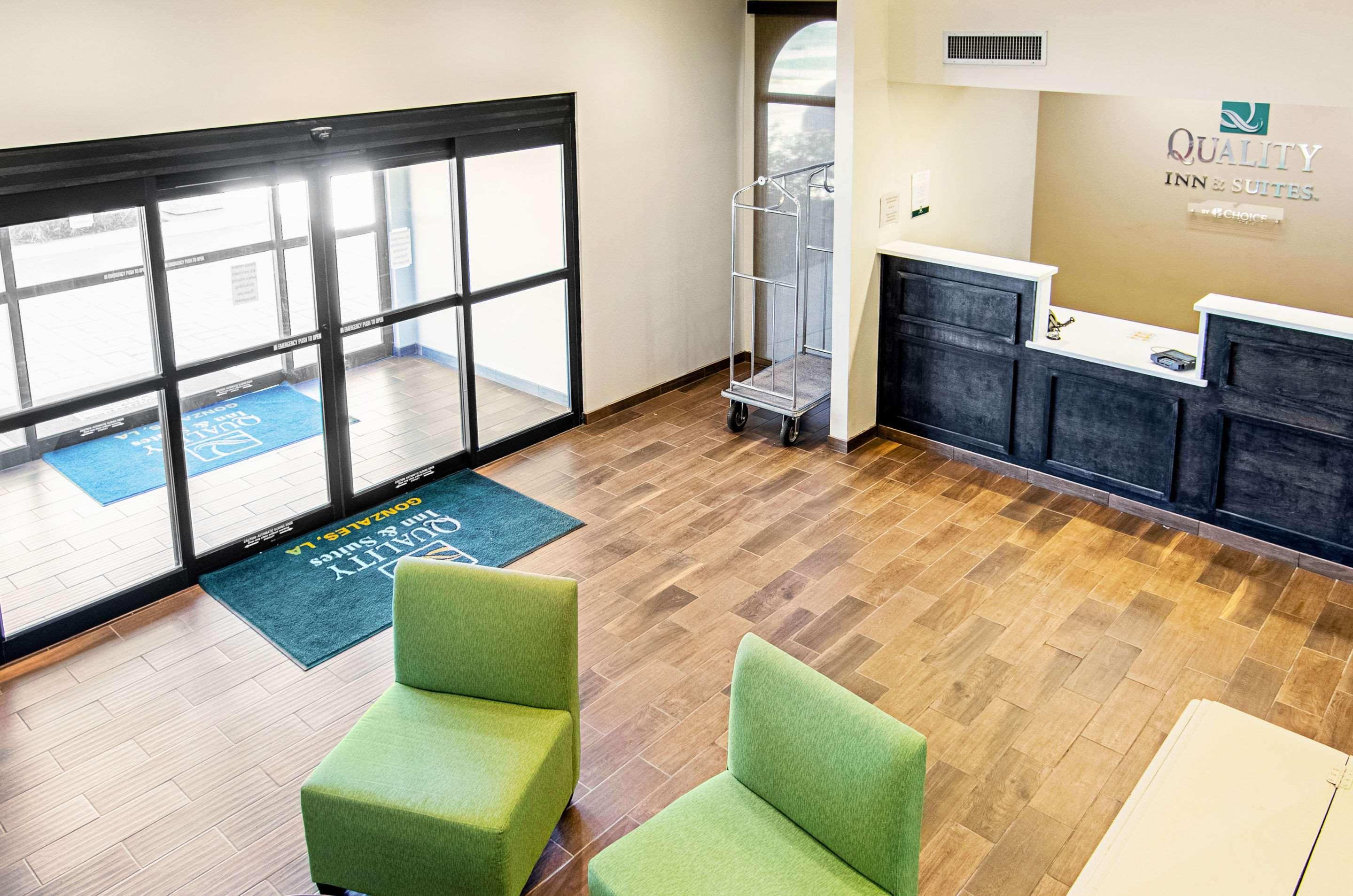 Quality Inn & Suites Near Tanger Outlet Mall Gonzales Eksteriør billede