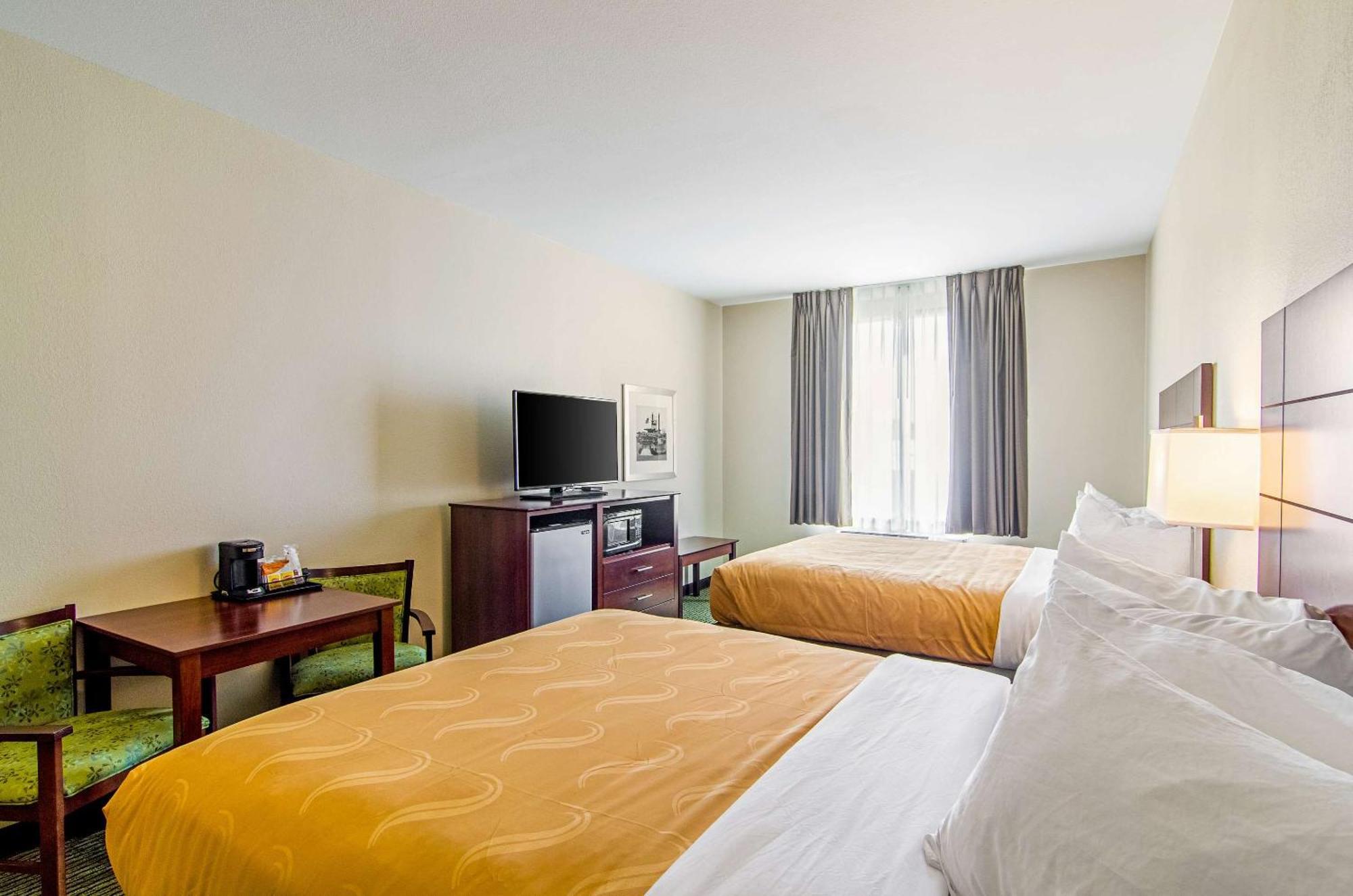 Quality Inn & Suites Near Tanger Outlet Mall Gonzales Eksteriør billede