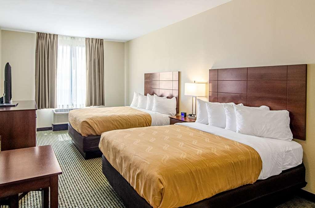 Quality Inn & Suites Near Tanger Outlet Mall Gonzales Værelse billede