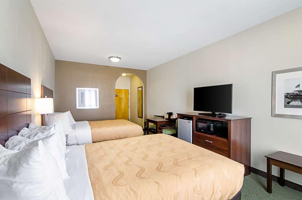 Quality Inn & Suites Near Tanger Outlet Mall Gonzales Værelse billede