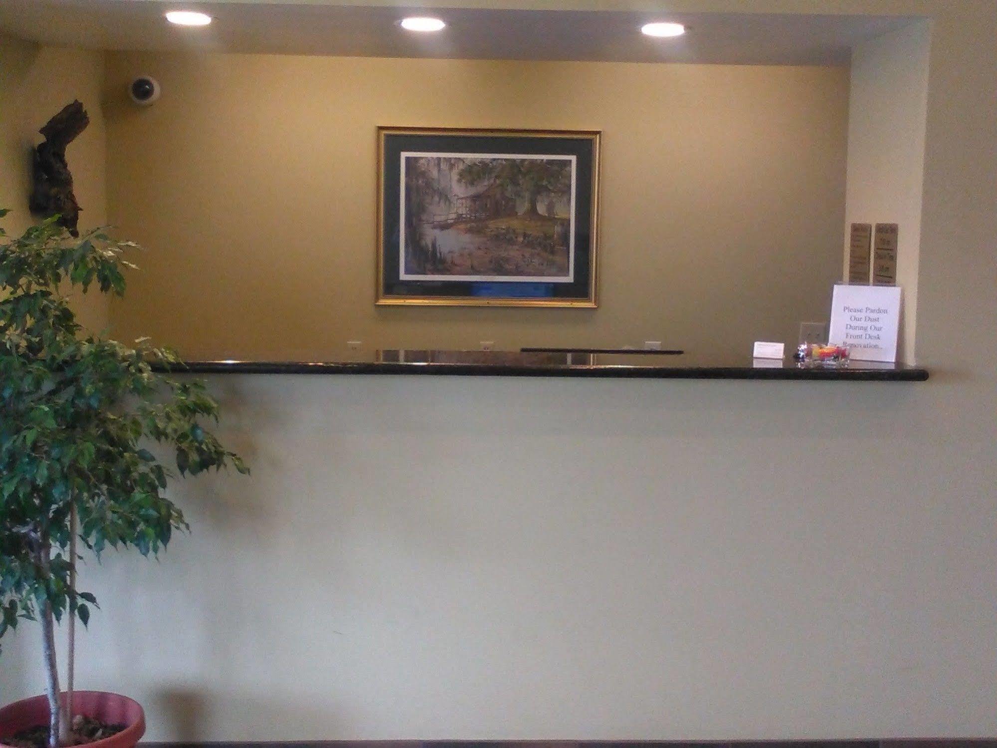 Quality Inn & Suites Near Tanger Outlet Mall Gonzales Eksteriør billede