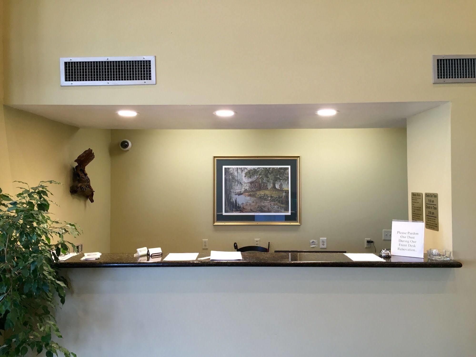 Quality Inn & Suites Near Tanger Outlet Mall Gonzales Eksteriør billede