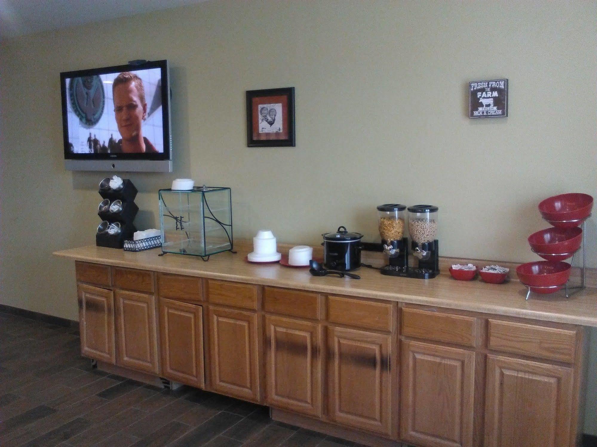 Quality Inn & Suites Near Tanger Outlet Mall Gonzales Eksteriør billede